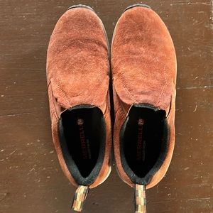 Women’s sz. 9 (40) Jungle Mocs. Nearly new.